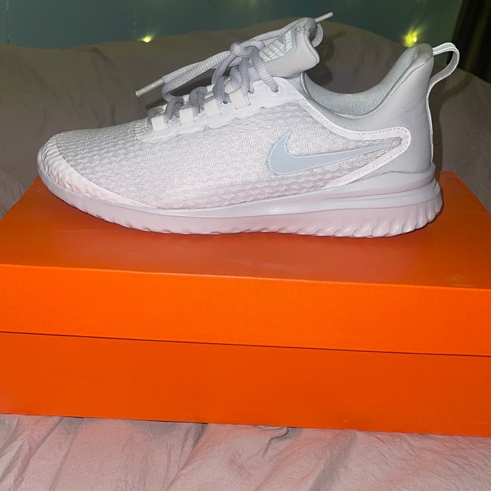 Nike Renew Rival- White/ Pure Platinum